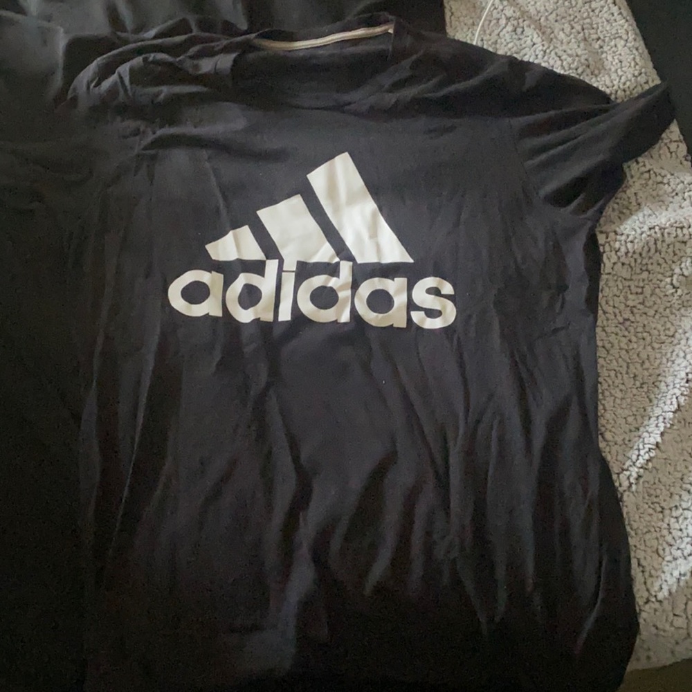 Plain black adidas t shirt men’s XL